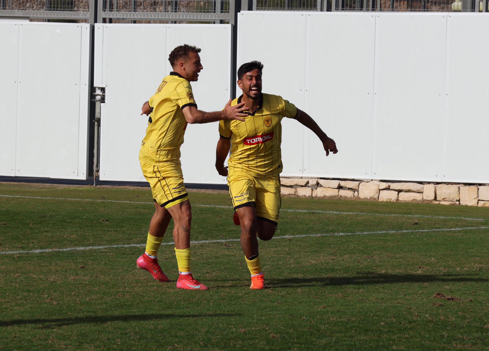 כובש השער השני. עידו בנבניסטי (גלעד אימס)